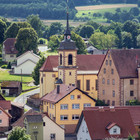 Blick auf Kirche und Jagdschloss